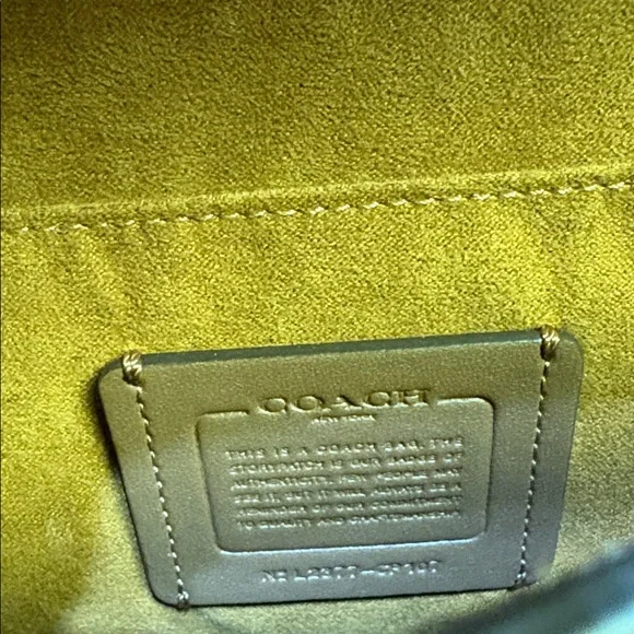 Coach Amelia Pebble Leather Saddle Bag Red - Picture 9 of 11